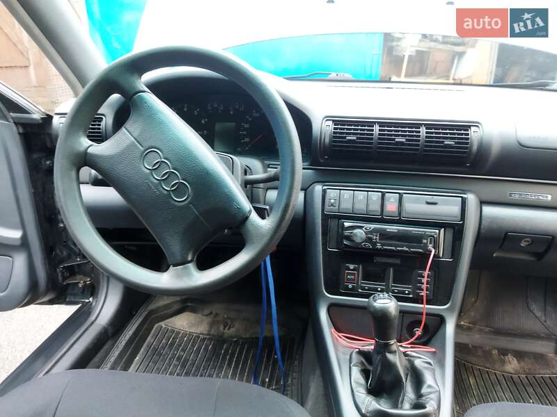 Универсал Audi A4 1997 в Глухове