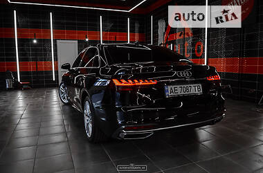 Седан Audi A4 2020 в Кривом Роге