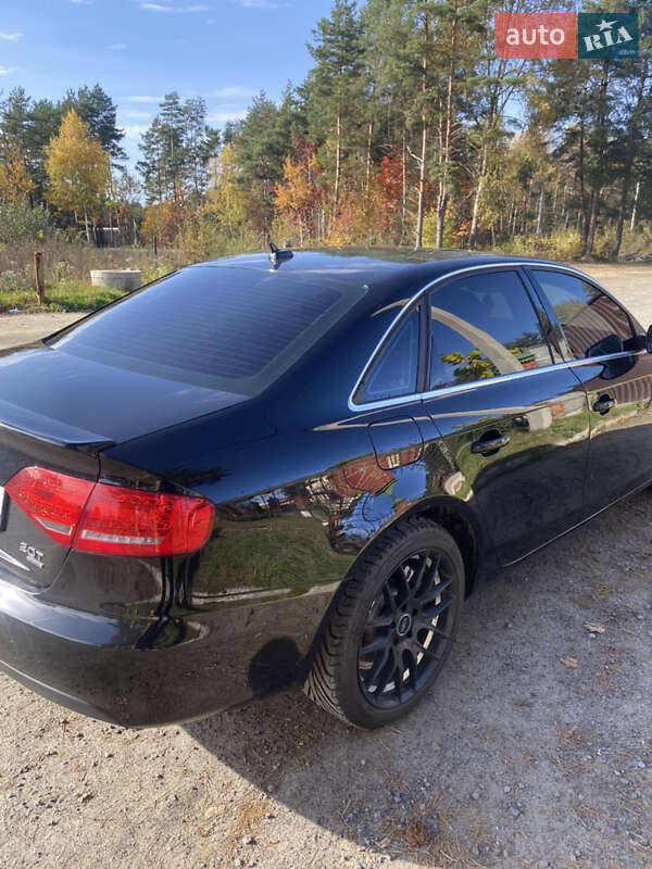 Седан Audi A4 2011 в Львове