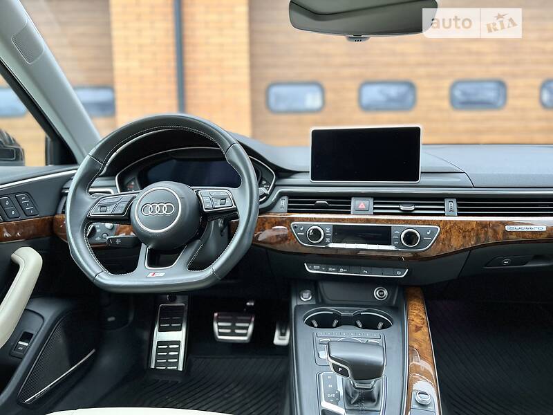 Седан Audi A4 2017 в Рівному