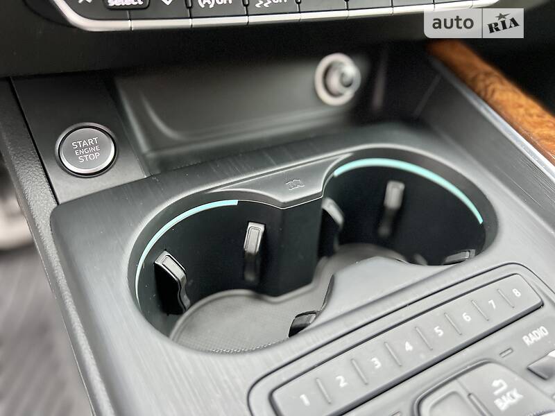 Седан Audi A4 2017 в Рівному