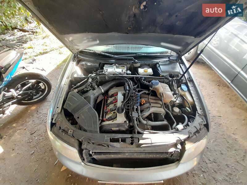 Седан Audi A4 2001 в Кременчуці