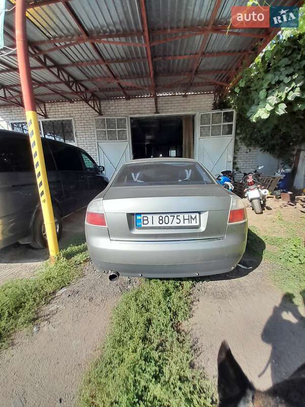 Седан Audi A4 2001 в Кременчуці