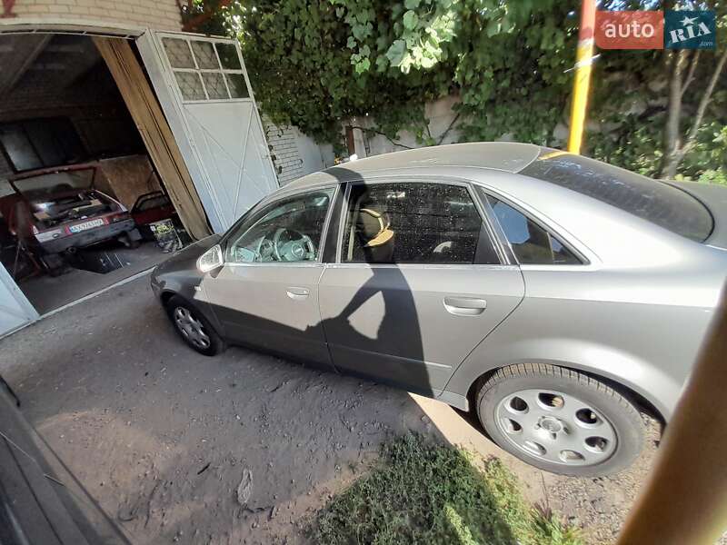 Седан Audi A4 2001 в Кременчуці