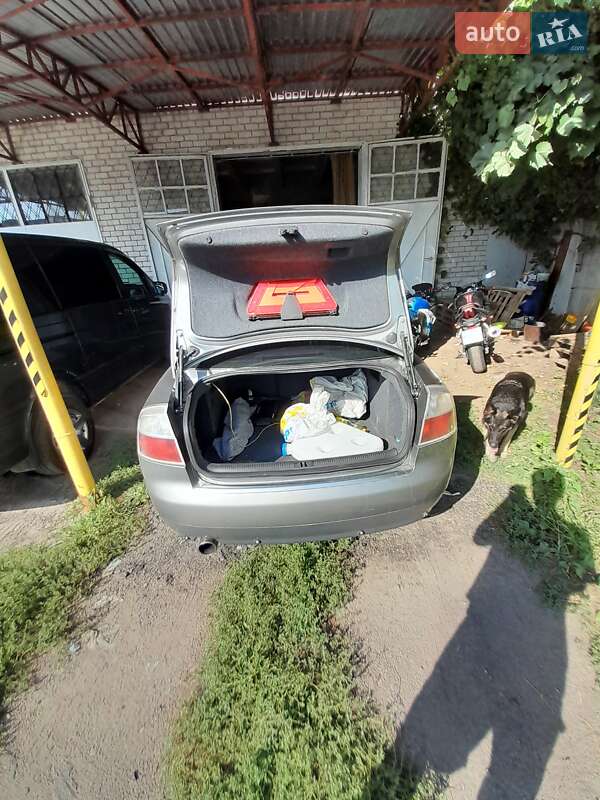 Седан Audi A4 2001 в Кременчуці