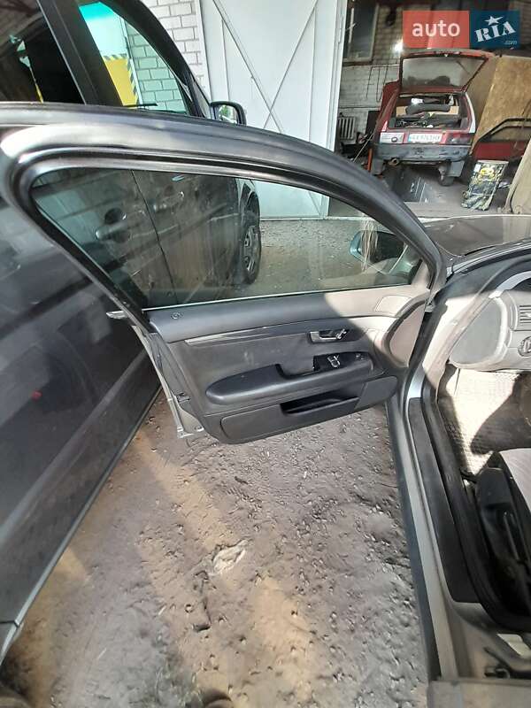 Седан Audi A4 2001 в Кременчуці