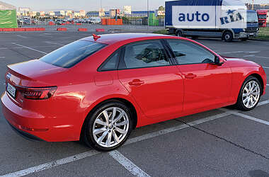 Седан Audi A4 2018 в 
