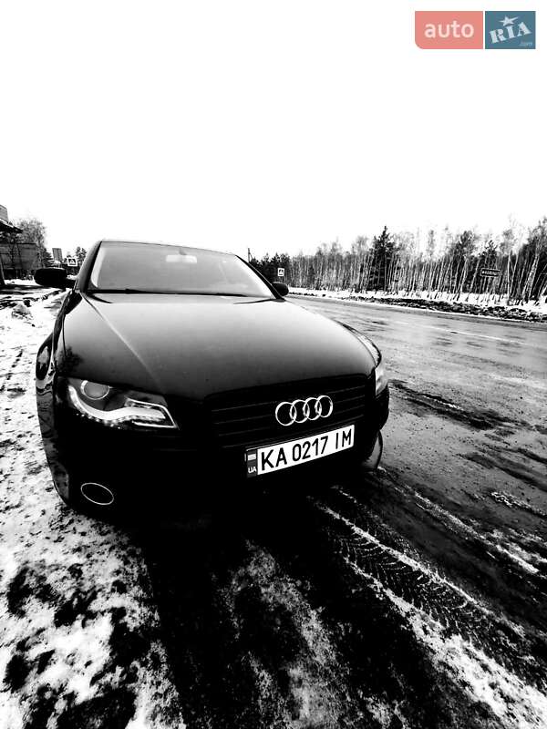 Седан Audi A4 2010 в Иванкове