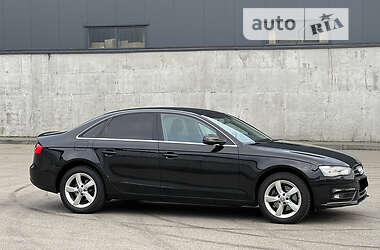 Седан Audi A4 2012 в 