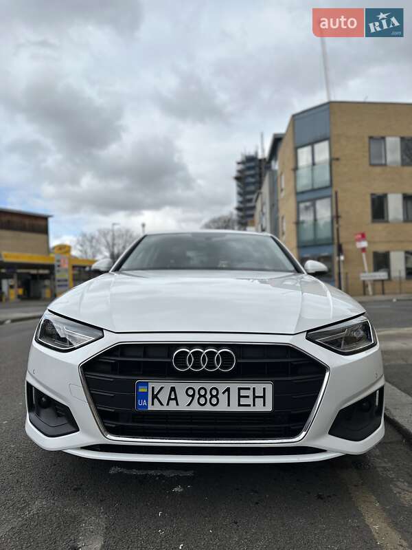 Седан Audi A4 2021 в Киеве