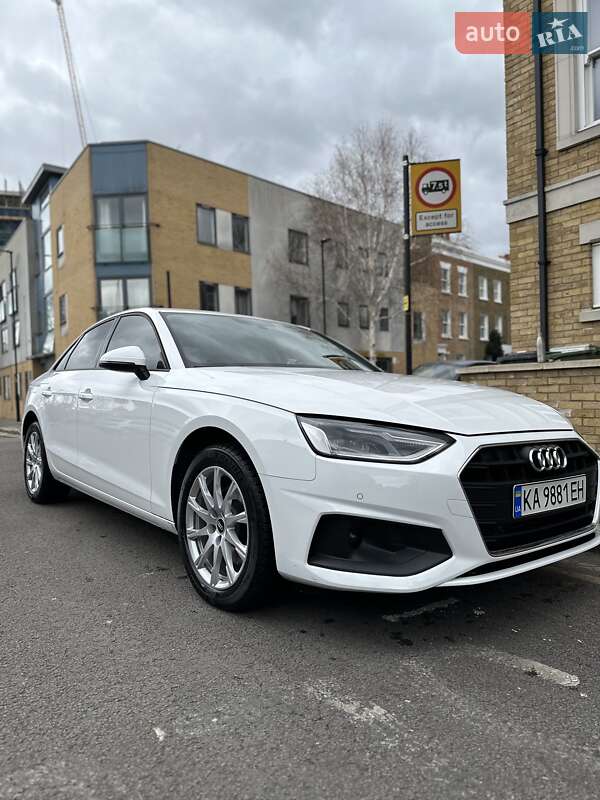 Седан Audi A4 2021 в Киеве