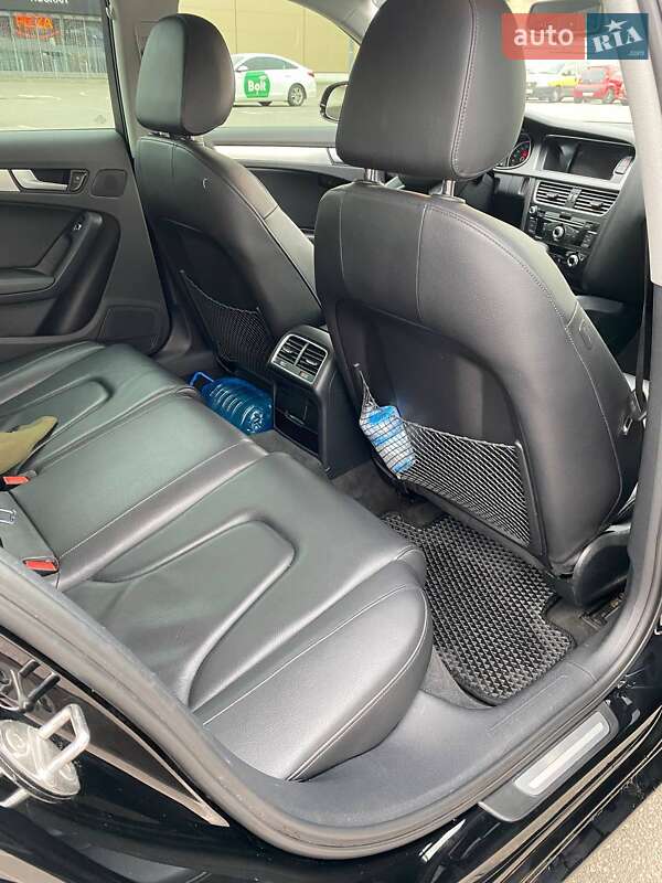 Седан Audi A4 2012 в Киеве