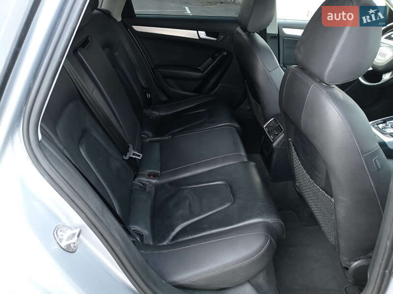 Седан Audi A4 2014 в Киеве