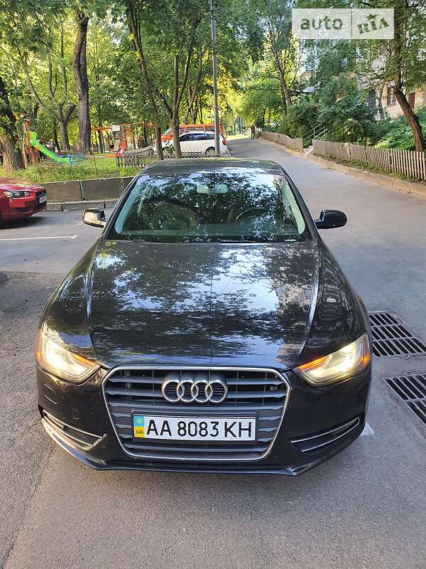Седан Audi A4 2013 в Києві