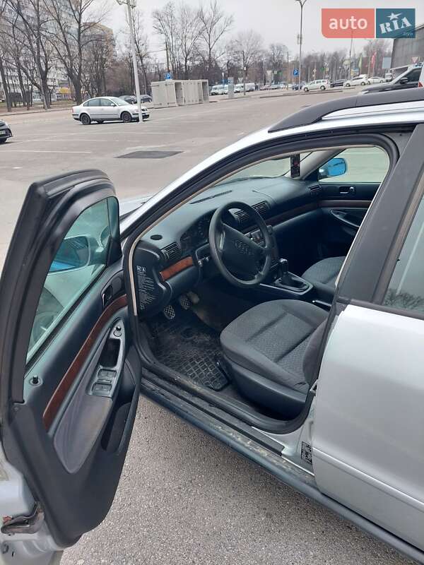 Универсал Audi A4 1996 в Днепре