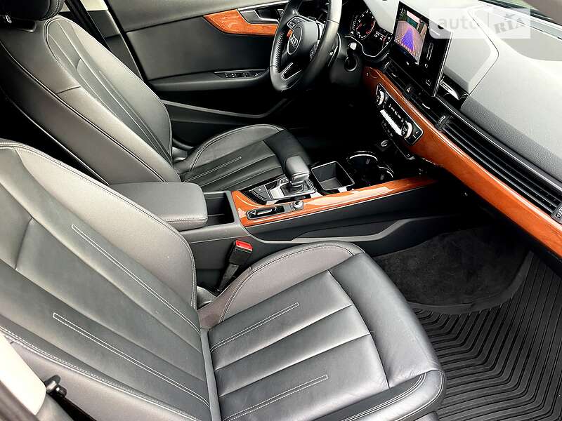 Седан Audi A4 2019 в Хмельницькому