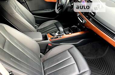 Седан Audi A4 2019 в 