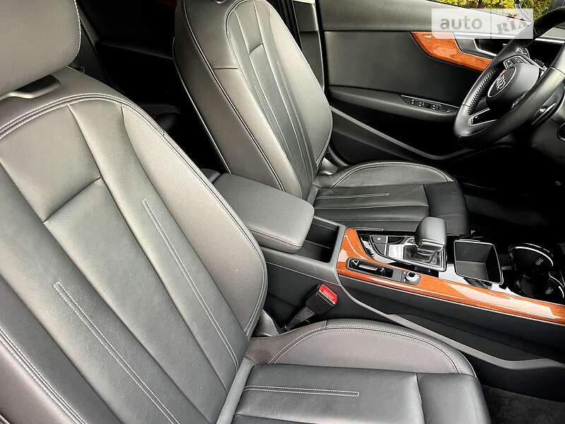Седан Audi A4 2019 в Хмельницькому