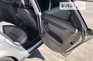 Седан Audi A4 2001 в 