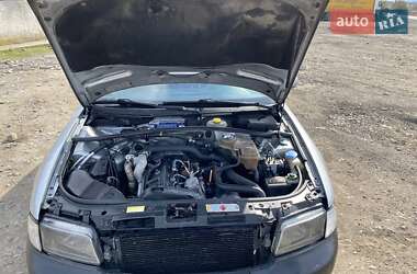 Седан Audi A4 1997 в Хусте