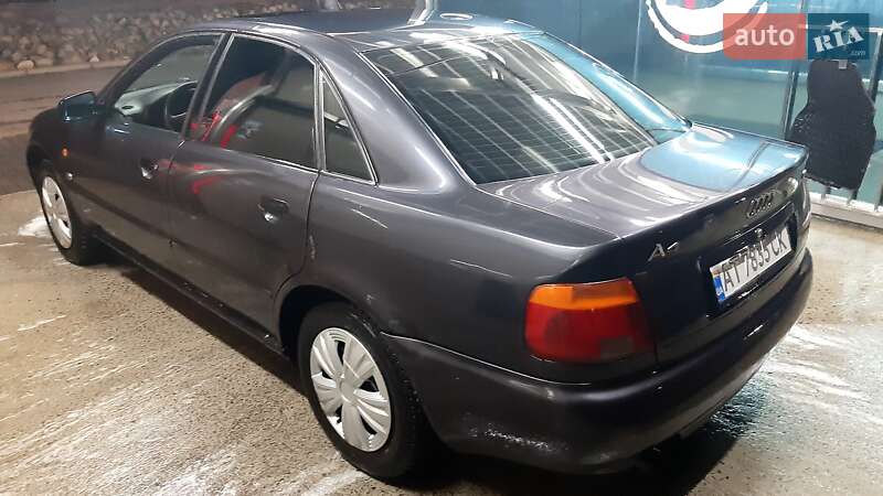 Седан Audi A4 1995 в Ивано-Франковске