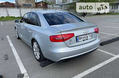 Седан Audi A4 2012 в Києві