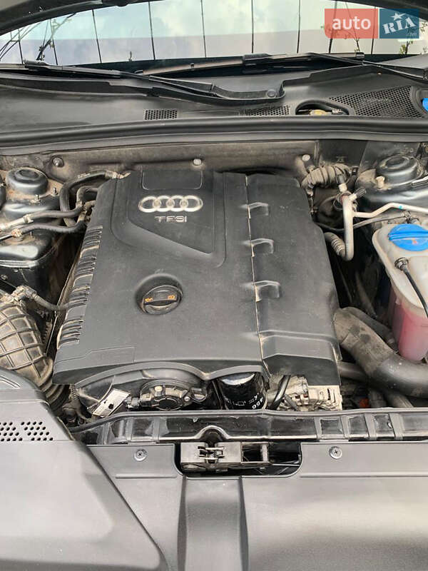 Седан Audi A4 2012 в Измаиле