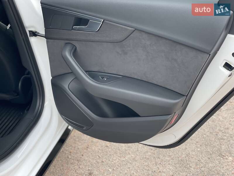Универсал Audi A4 2019 в Житомире