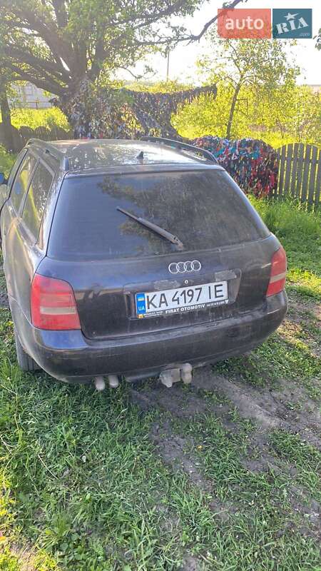 Седан Audi A4 2001 в Покровском