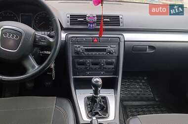 Седан Audi A4 2005 в Мирнограді