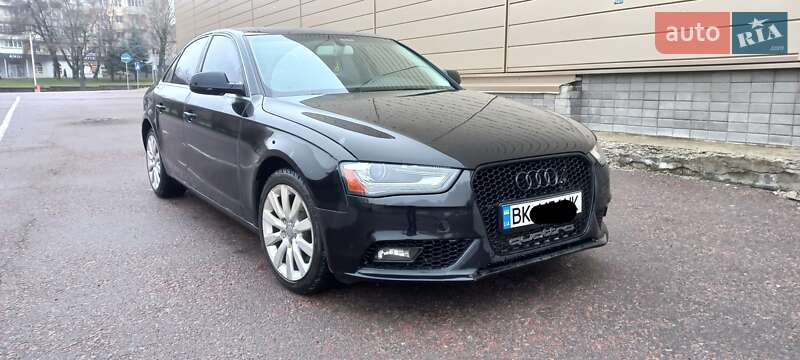 Седан Audi A4 2012 в Ровно