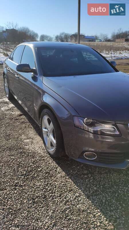 Седан Audi A4 2010 в Черновцах