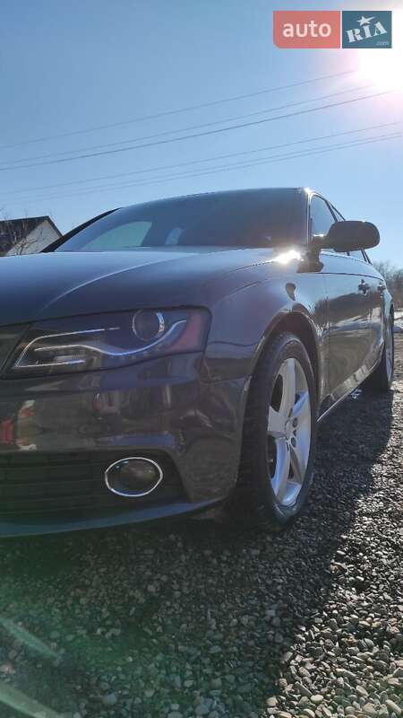 Седан Audi A4 2010 в Черновцах