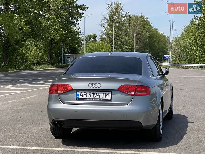 Седан Audi A4 2010 в Виннице