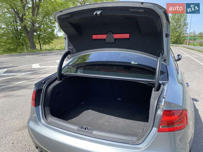 Седан Audi A4 2010 в Виннице