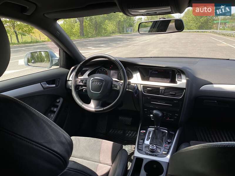 Седан Audi A4 2010 в Виннице
