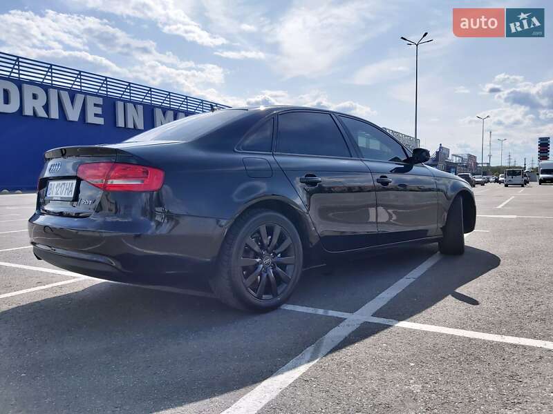 Седан Audi A4 2013 в Полтаве
