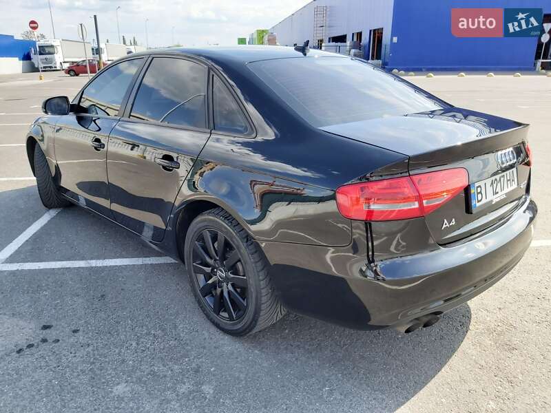 Седан Audi A4 2013 в Полтаве