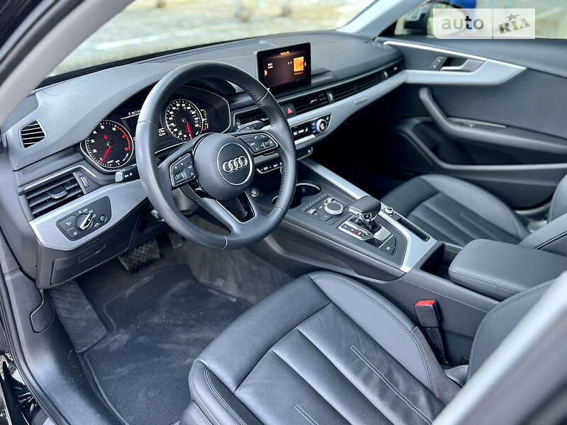 Седан Audi A4 2017 в Львові