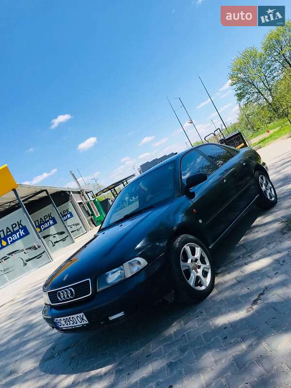 Седан Audi A4 1996 в Бориславе