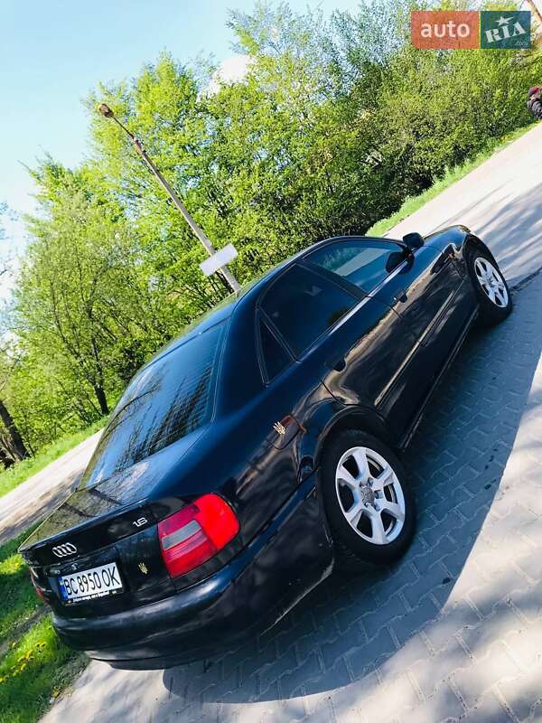 Седан Audi A4 1996 в Бориславе