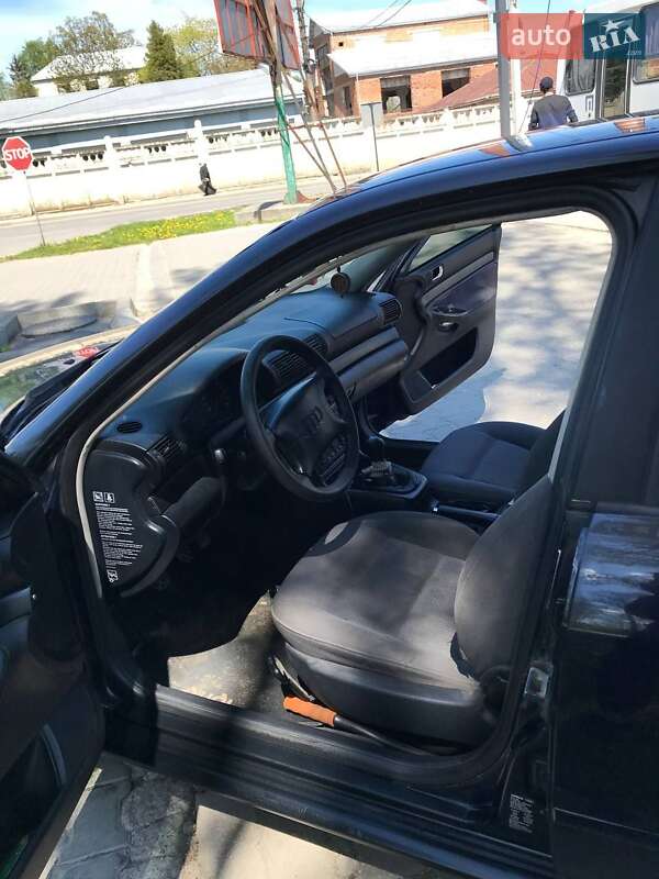 Седан Audi A4 1996 в Бориславе
