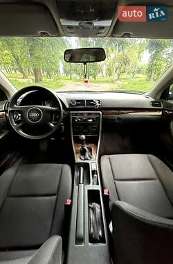 Седан Audi A4 2001 в 