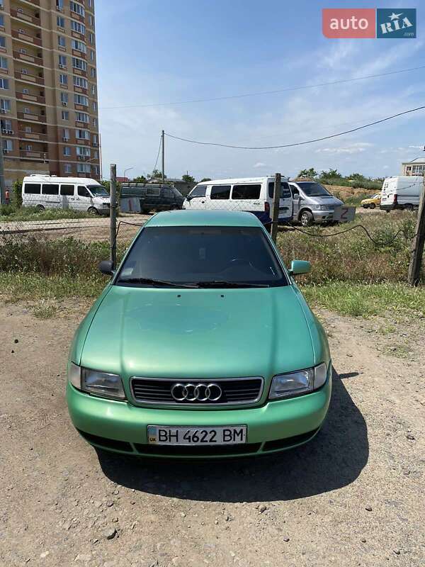Седан Audi A4 1997 в Одессе
