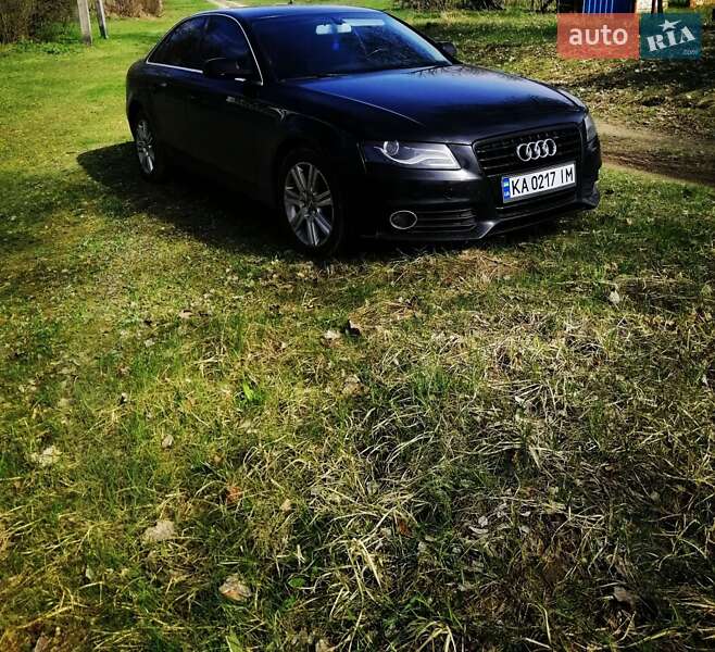 Седан Audi A4 2010 в Иванкове