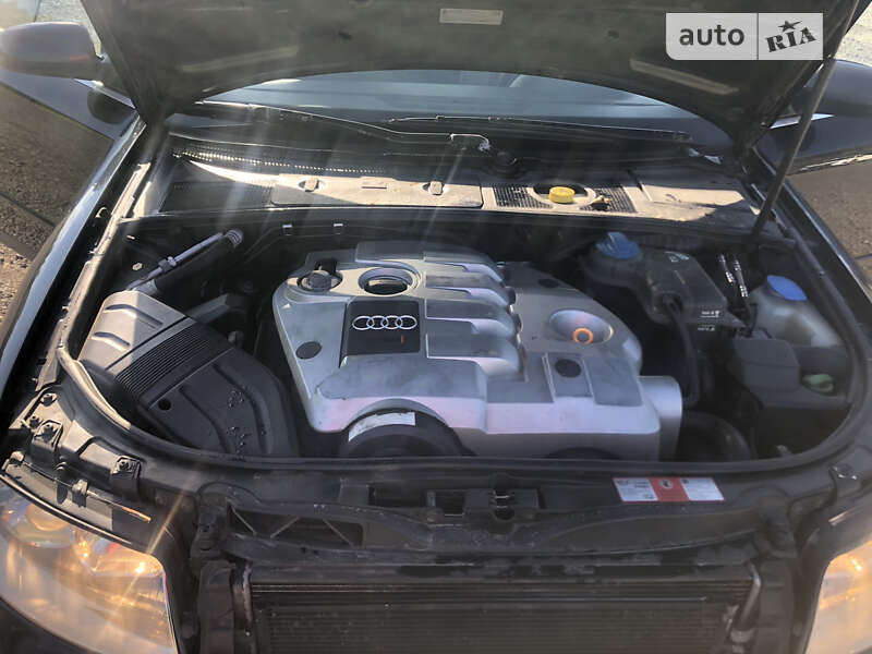 Седан Audi A4 2001 в Славському