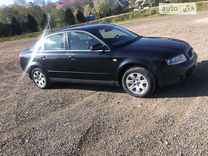 Седан Audi A4 2001 в Славському