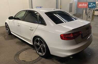 Седан Audi A4 2014 в Львове