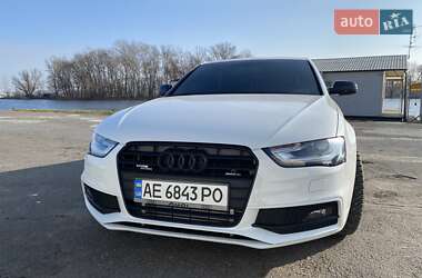 Седан Audi A4 2014 в Львове