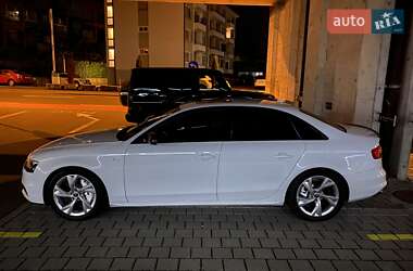 Седан Audi A4 2014 в Львове